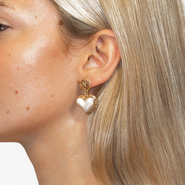 Heart - Vintage-inspired pearly earrings