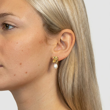 Flare Pearl - Pearl Drop Earrings